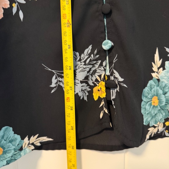 Torrid Sleeveless Black Floral Print Button Front Blouse Sz  2XL - Picture 5 of 7